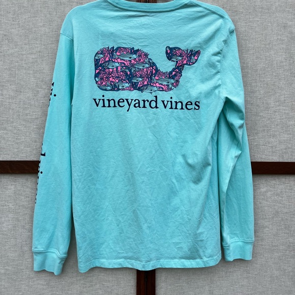 Vineyard Vines Aqua Long-Sleeve with Fish and Coral Reef Whale T-Shirt - Small - Picture 2 of 9